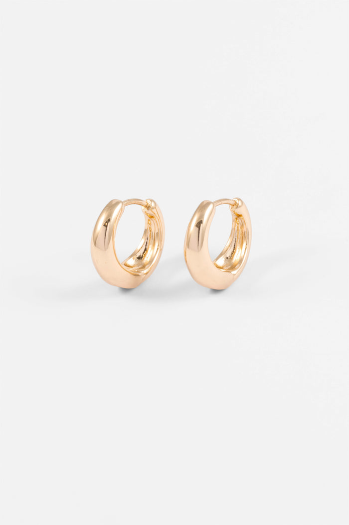 GOLD GRADUATED EDGE HUGGIE HOOP EARRING