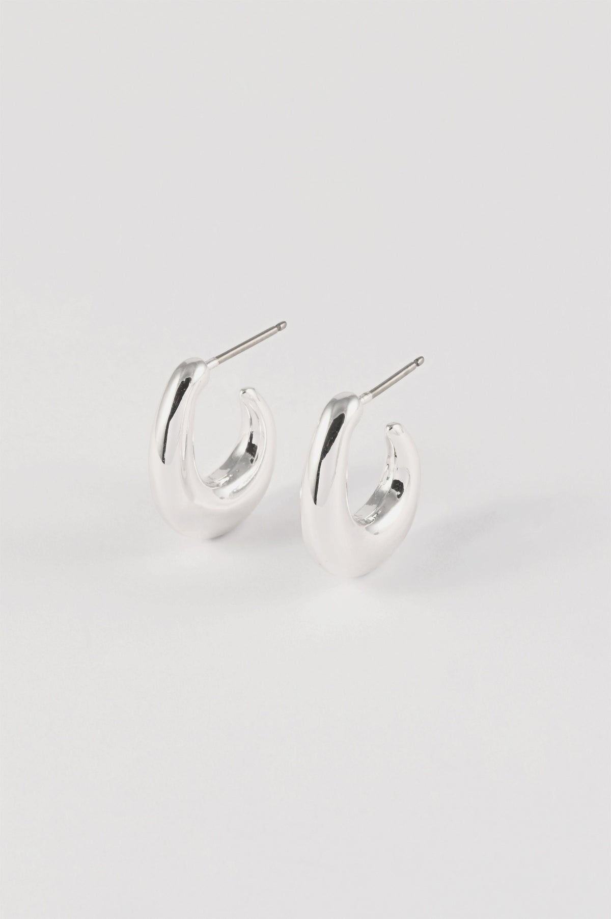 SILVER BUMPY C SHAPE HOOP EARRING