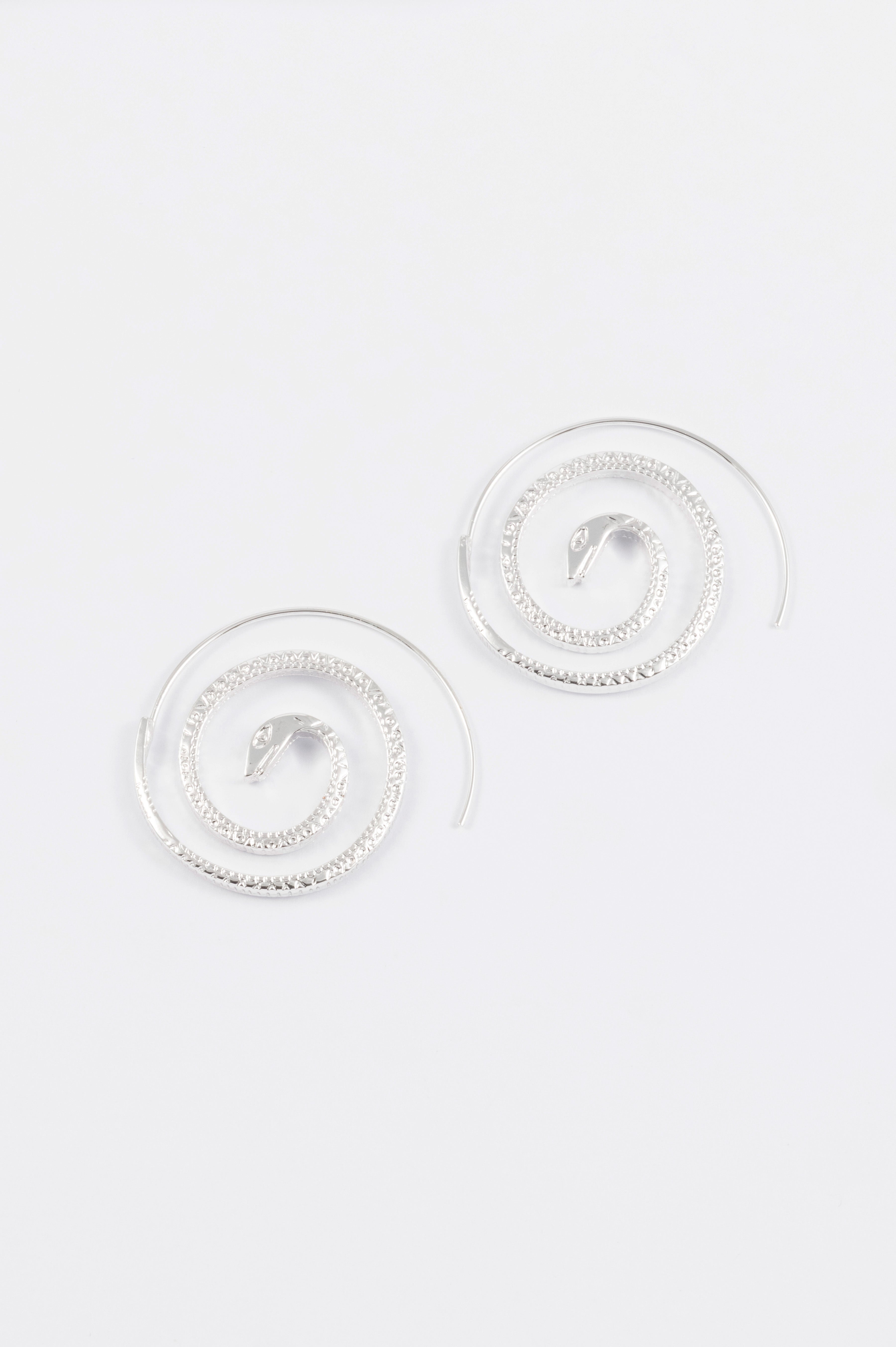 SILVER HAMMERED SWIRL C-SHAPED HOOP EARRING