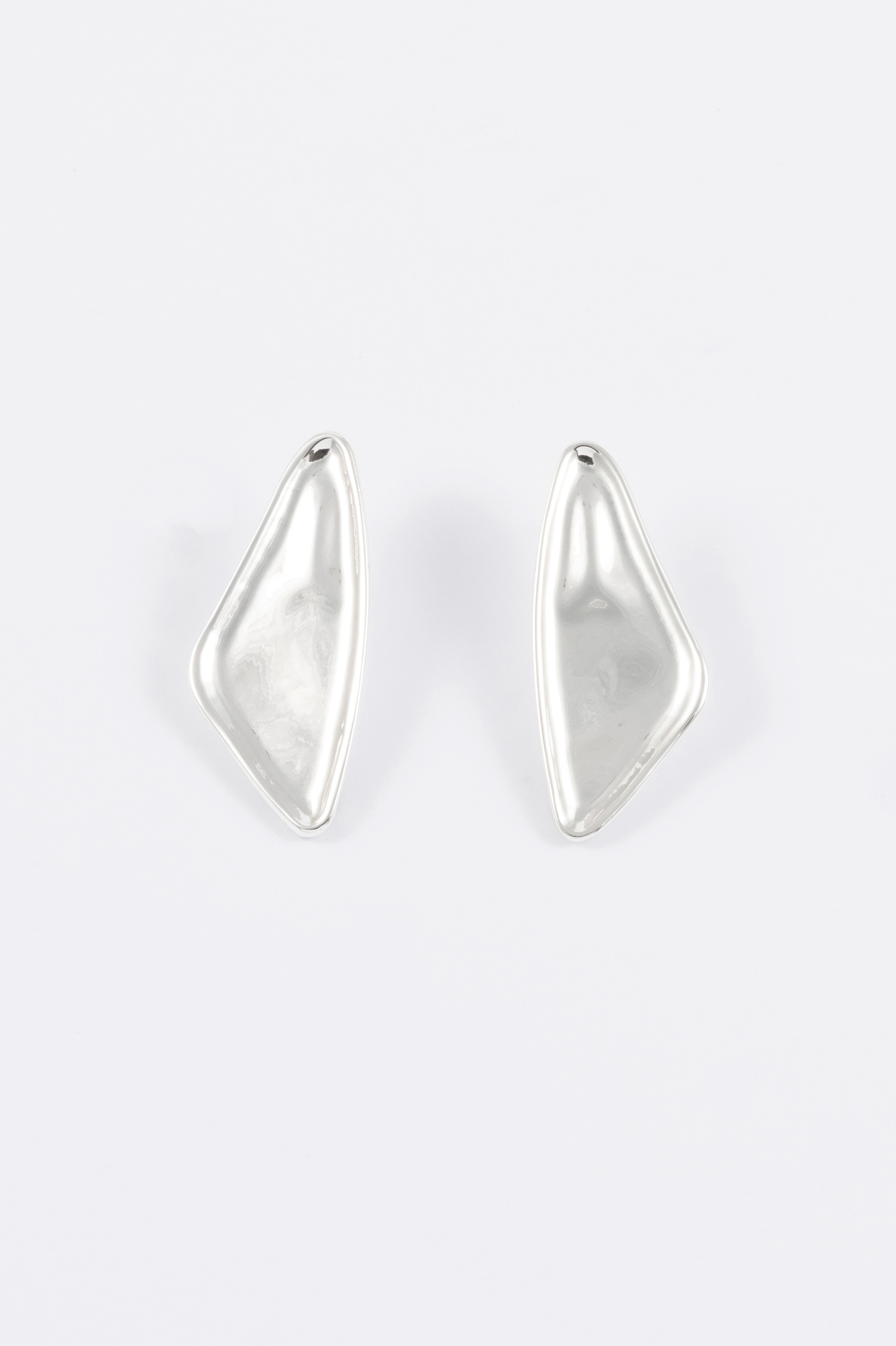 SILVER POLISHED MOLTEN KITE EARRING