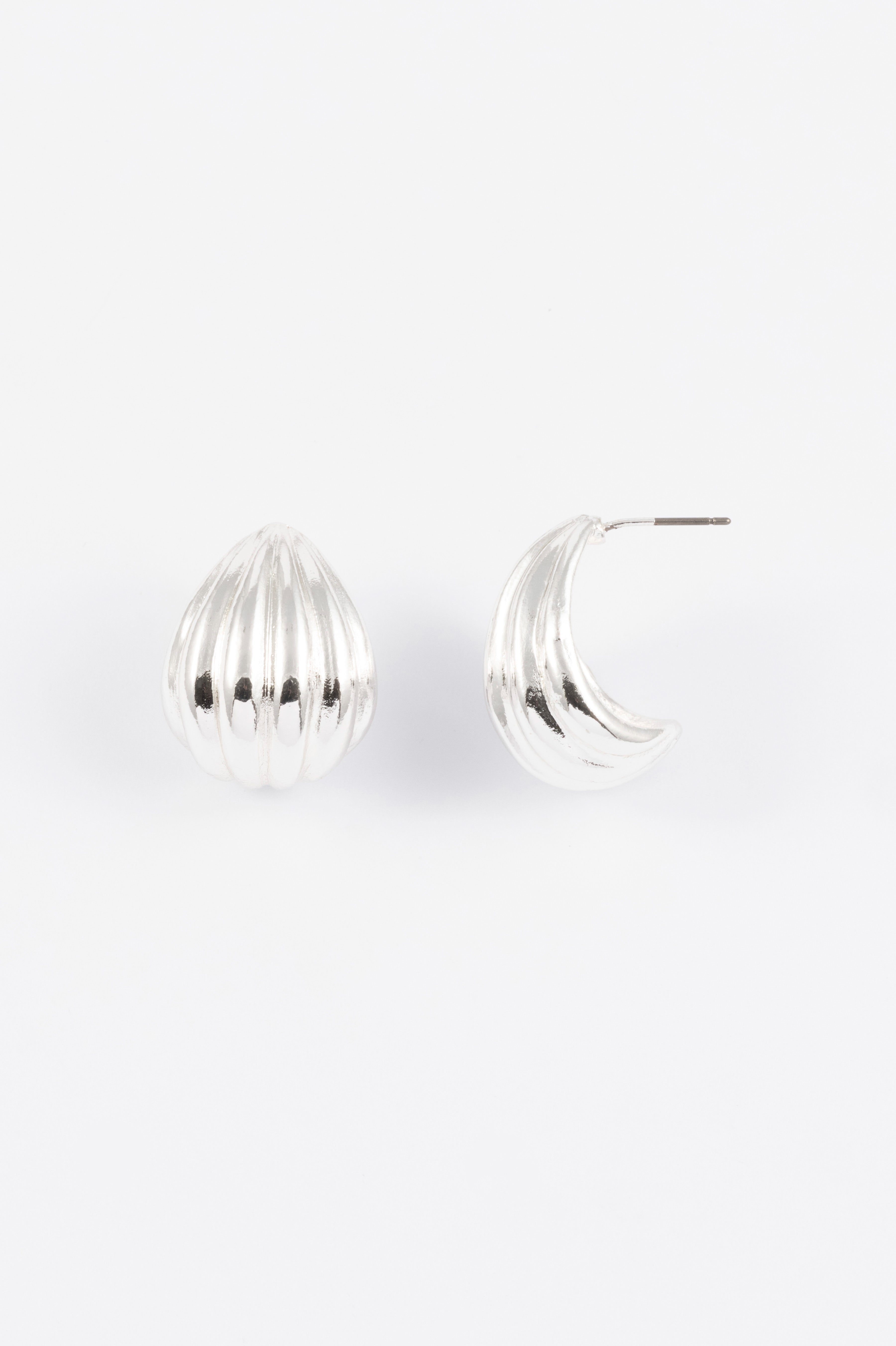 SILVER POLISHED RIBBED CURLED DROP EARRING