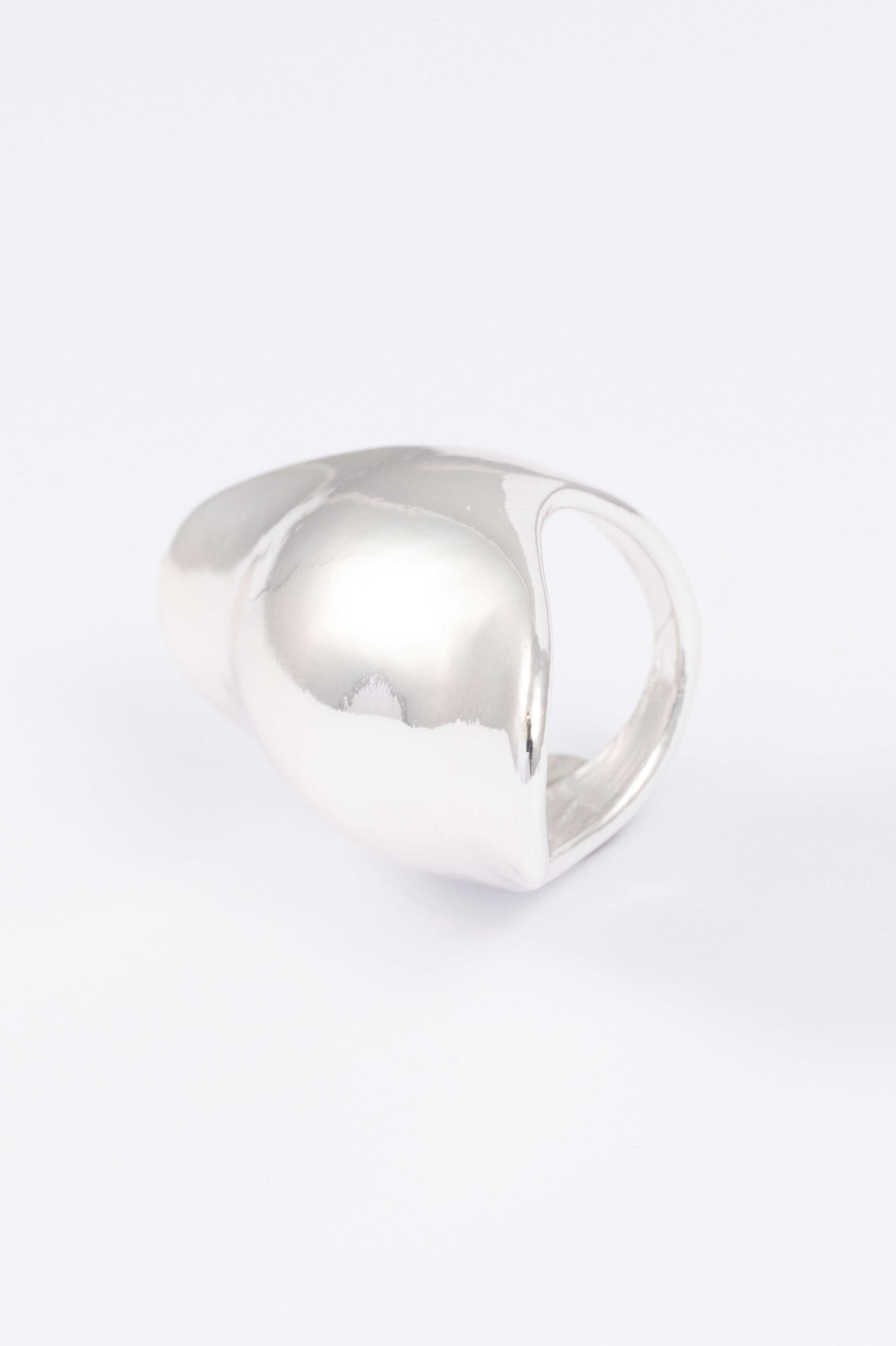 SILVER POLISHED LARGE SHIELD RING S/M
