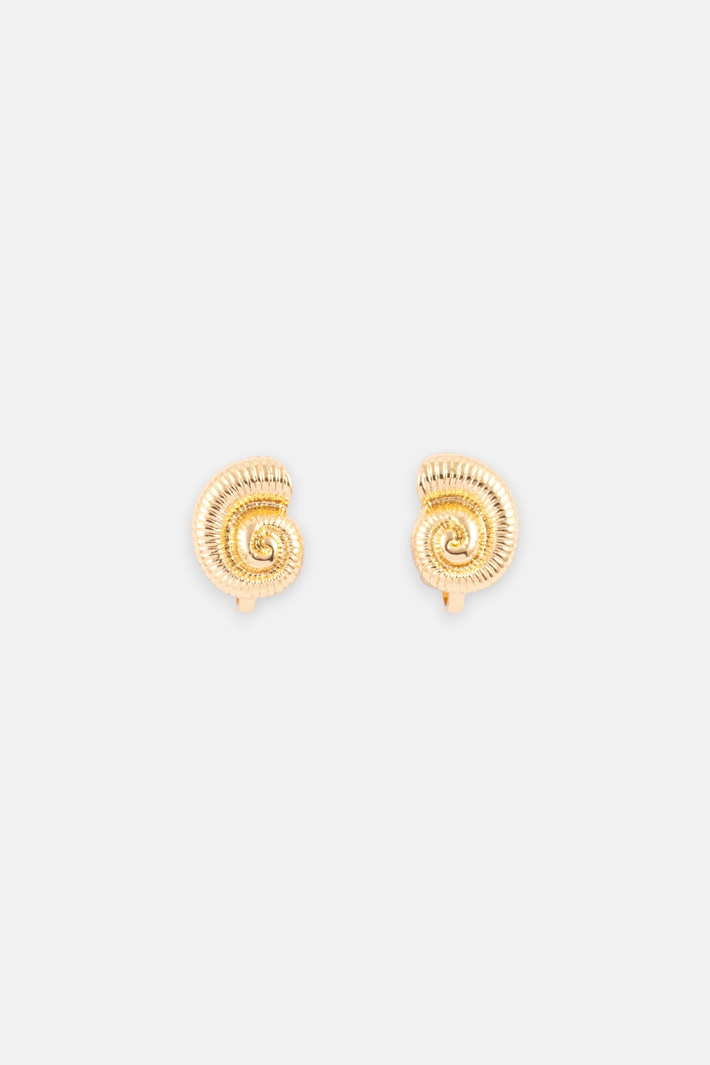 GOLD SEASHELL CLIP ON EARRING